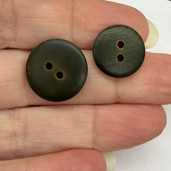 Wood / 2 Hole / Dyed