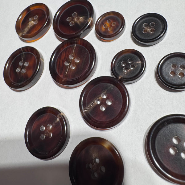 Brown Horn / Suit Buttons / 4 Hole