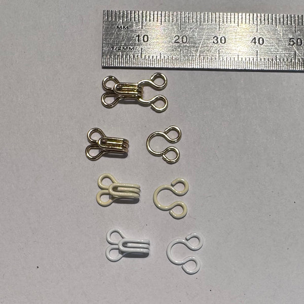 Hook & Eye / Size 3 / pack of 10