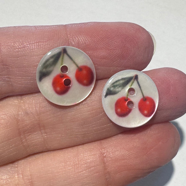 Cherries / Shell / 2 hole