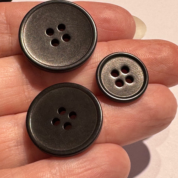 Suit / Vegetable Ivory / Thin Rim / 4 Hole