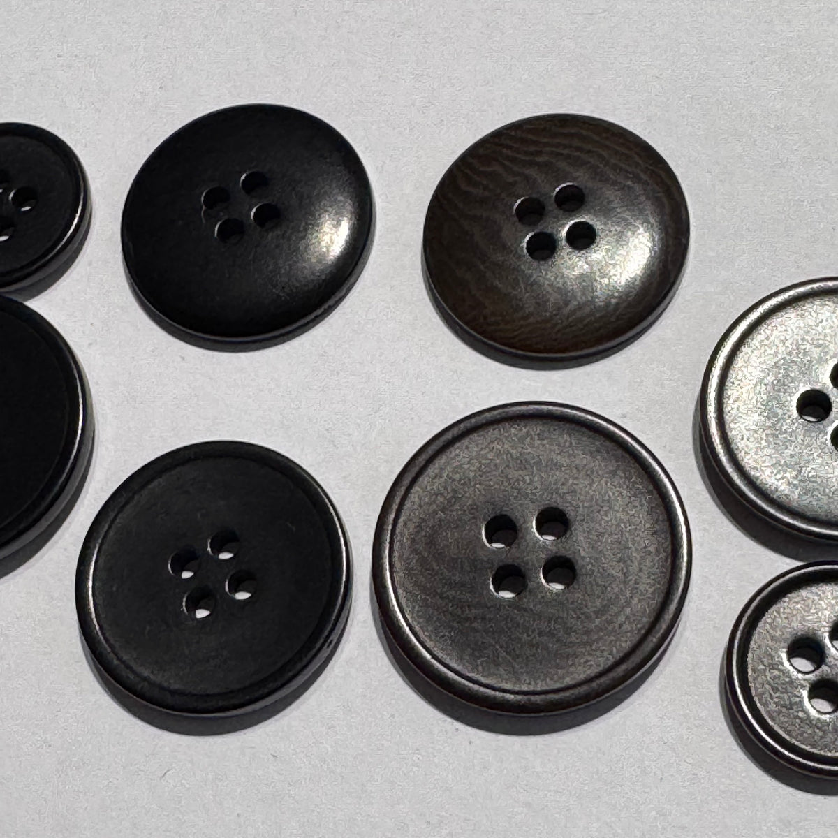 Help Button For File Suit / Vegetable Ivory / Thin Rim / 4 Hole – Buttonmania