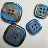 Square button with rim / 4 hole