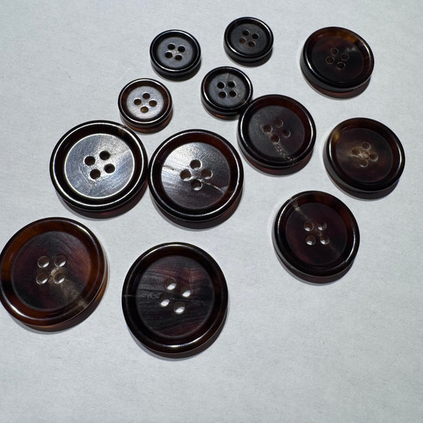 Brown Horn / Suit Buttons / 4 Hole