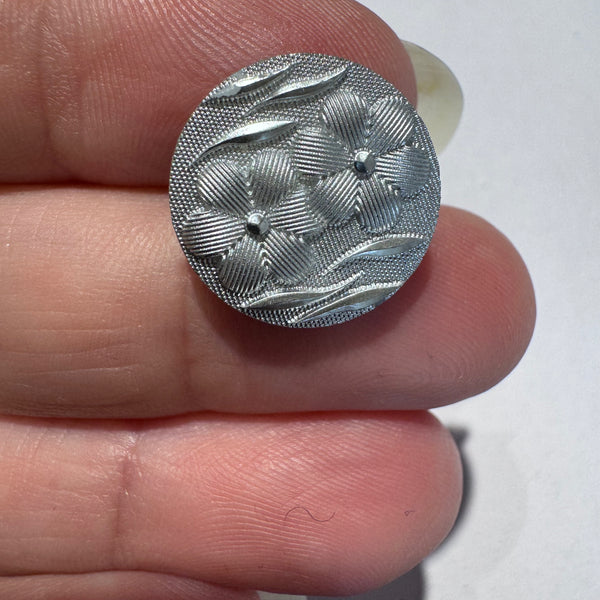 Silver Flower / Shank / Plastic