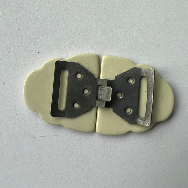 Plastic buckle / vintage / interlocking clasp