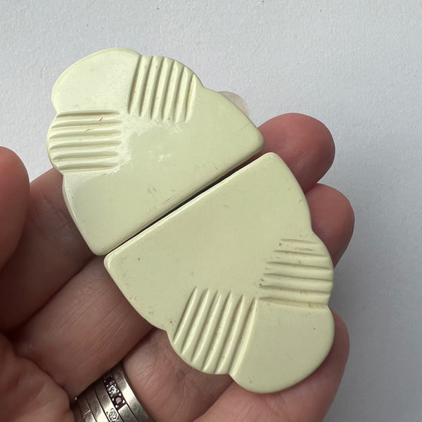 Plastic buckle / vintage / interlocking clasp