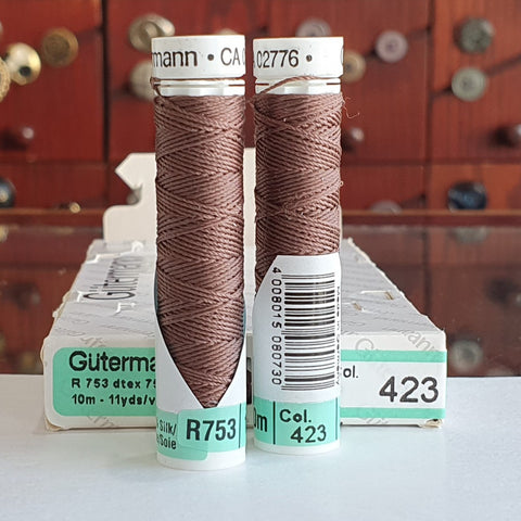 Mole Brown #423 - Gutermann Buttonhole Silk Twist / 10m spool