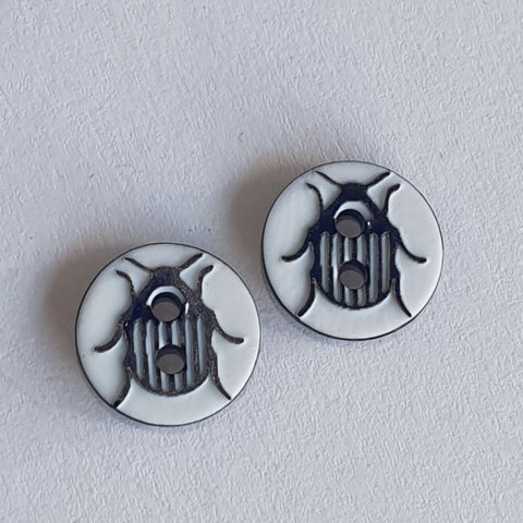 White with Black Beetle / Polyester / 2 Hole