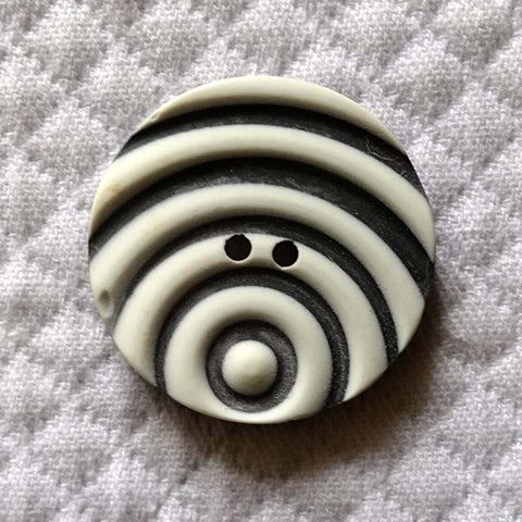 Button Black / Ridged / Matte