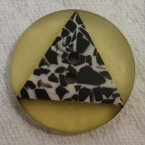 Button Yellow (Pink) / Triangle / Matte