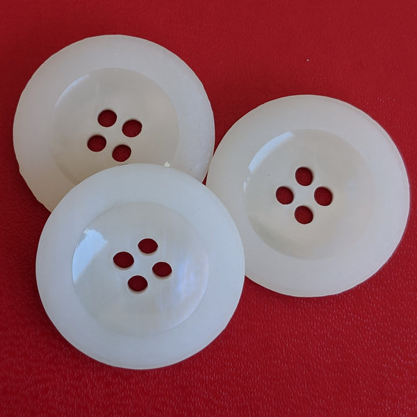 White-cream / Opalescent Centre / 4 Hole