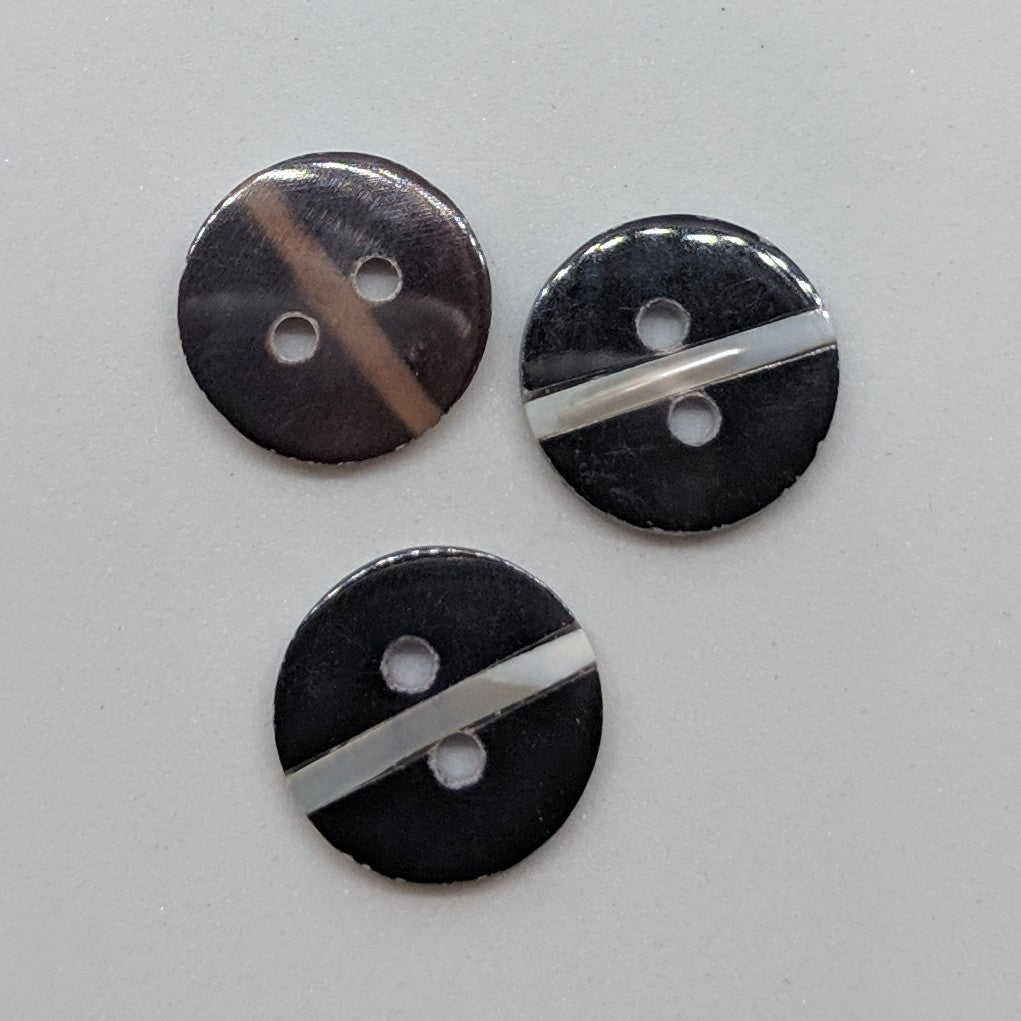 Black Mussel / Shell Inlay / 2 Hole – Buttonmania