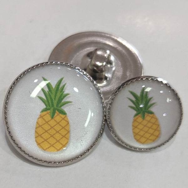Pineapple / Yellow with white background / Acrylic Dome