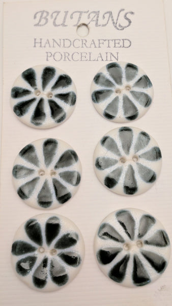 White / Black petals / Porcelain (card of 6)