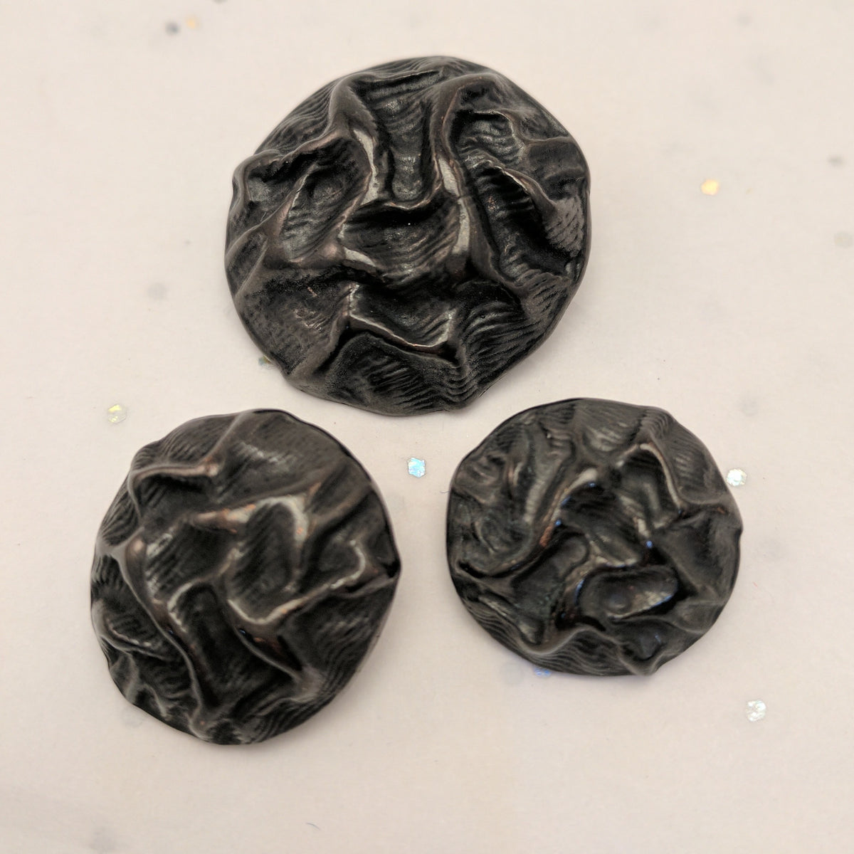 Button Scrunched metal / Black copper / Matte – Buttonmania