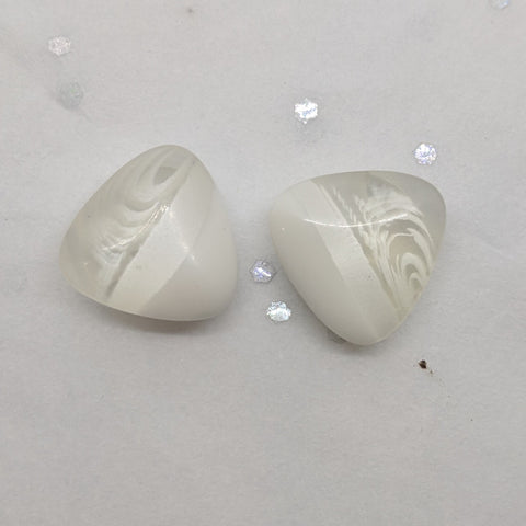 White / Triangle / Half transparent / Shank