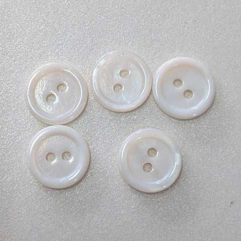 White / Shell with Rim / Shirt Button