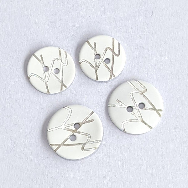 White Shell / Silver Lines / 2 Hole