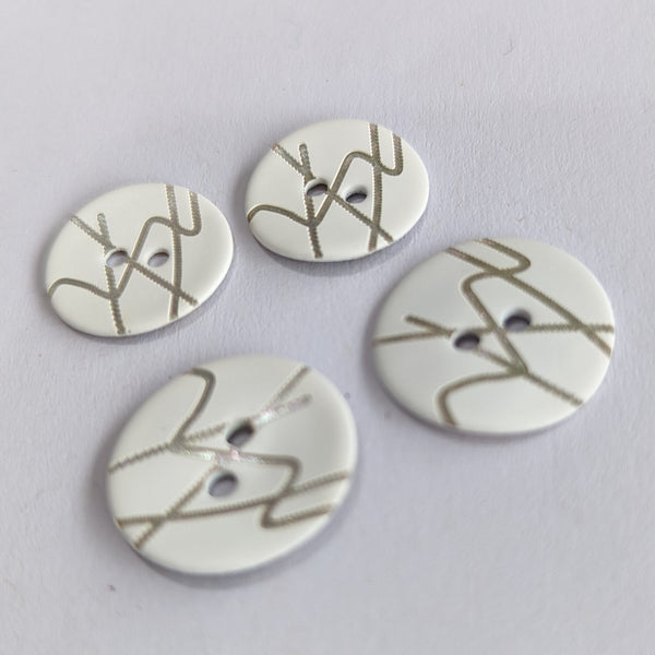White Shell / Silver Lines / 2 Hole