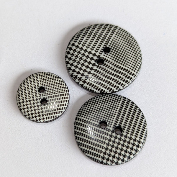 Houndstooth / Black & White / 2 Hole