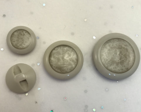 Grey / Mottled Centre with Solid Rim / Shiny