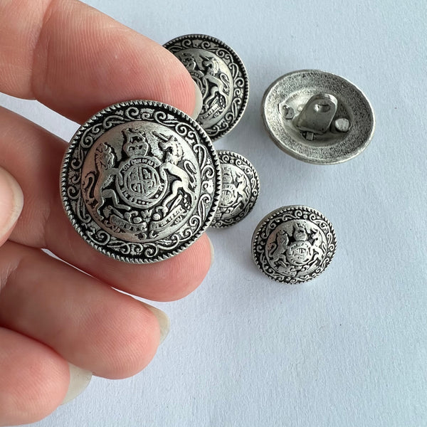 Antique Silver / Blazer / Metal