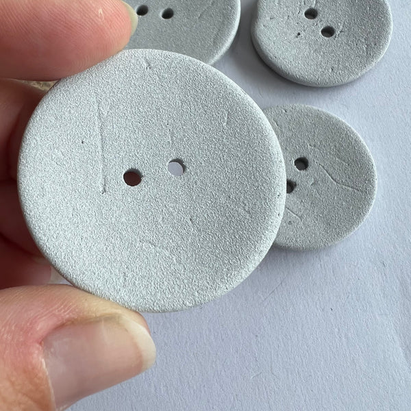Silvery-White Metallic / 2 Hole / Coconut