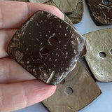 Square Coconut / 2 Hole