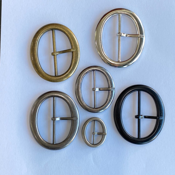 Oval Buckle / Metal