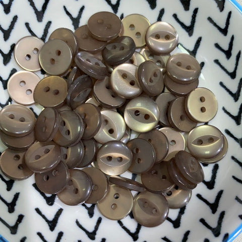 Brown / Fish Eye / Shiny / 2 hole