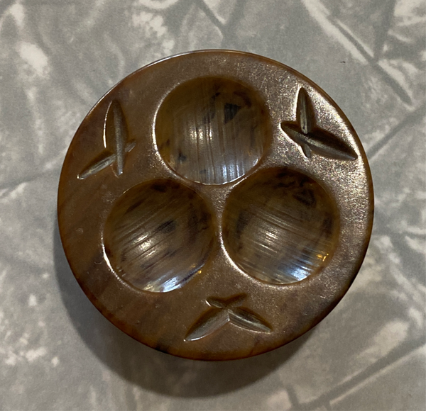 Bakelite / Brown Carved / Coat Button